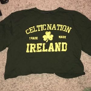 irish cropped tee